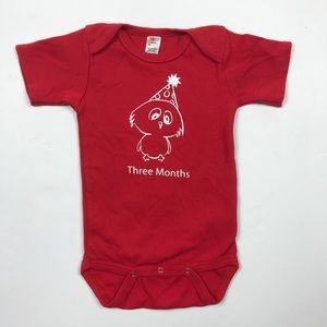 Red Owl Graphic Onesie Size 6-12 Months